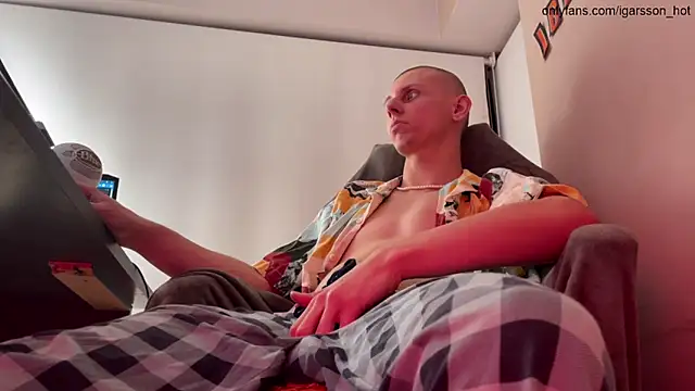 Snapshot of vladdymeow chatting on 10-28-25, 12:47 vladdymeow online show from 10-28-25, 12:47