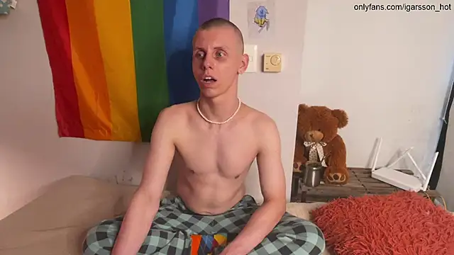 Snapshot of vladdymeow chatting on 10-28-25, 10:12 vladdymeow online show from 10-28-25, 10:12