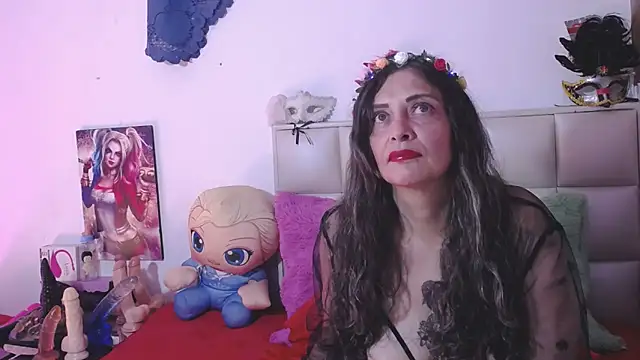 Snapshot of VIKY_HOTT chatting on 12-15-24, 08:47 VIKY HOTT online show from 12-15-24, 08:47