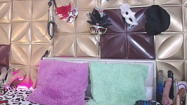 Snapshot of VIKY_HOTT chatting on 02-08-25, 11:24 VIKY HOTT online show from 02-08-25, 11:24