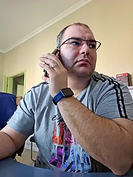 Snapshot of Andrew1900529 chatting on 02-07-25, 10:50 Andrew1900529 online show from 02-07-25, 10:50