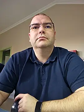 Snapshot of Andrew1900529 chatting on 03-06-25, 05:35 Andrew1900529 online show from 03-06-25, 05:35