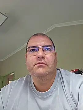 Snapshot of Andrew1900529 chatting on 09-19-25, 06:59 Andrew1900529 online show from 09-19-25, 06:59