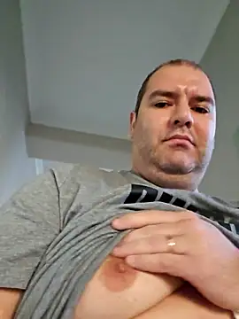 Snapshot of Andrew1900529 chatting on 11-05-25, 07:30 Andrew1900529 online show from 11-05-25, 07:30