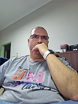 Andrew1900529 online show from 11-26-25, 06:36