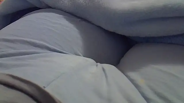 Snapshot of perescam chatting on 07-17-26, 03:13 perescam online show from 07-17-26, 03:13