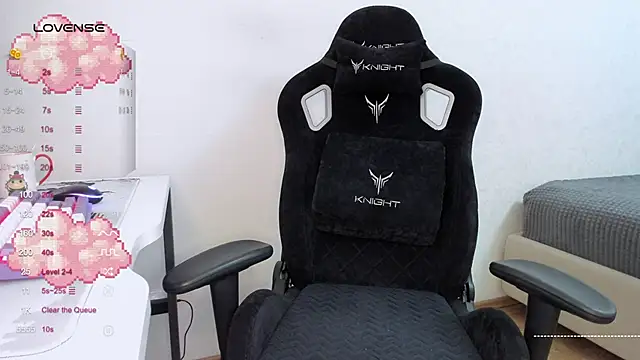 Snapshot of SkyqueenI chatting on 03-14-25, 09:46 SkyqueenI online show from 03-14-25, 09:46