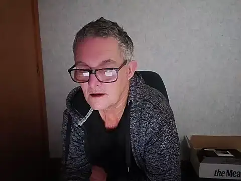 Snapshot of bigballnz chatting on 06-26-26, 10:58 bigballnz online show from 06-26-26, 10:58