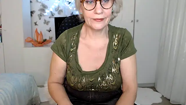 Snapshot of Ghertrude52 chatting on 02-21-25, 04:29 Ghertrude52 online show from 02-21-25, 04:29