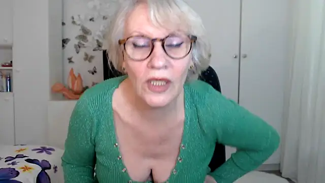 Snapshot of Ghertrude52 chatting on 03-03-25, 10:28 Ghertrude52 online show from 03-03-25, 10:28