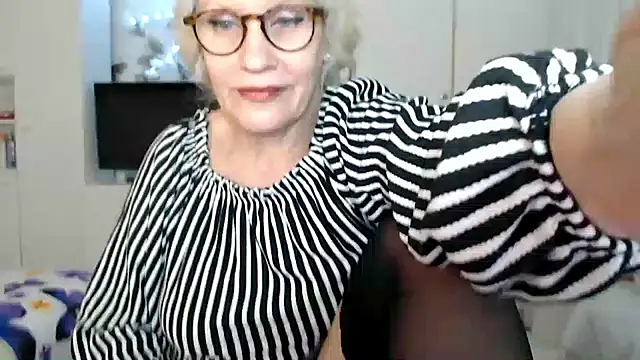 Snapshot of Ghertrude52 chatting on 03-07-25, 07:52 Ghertrude52 online show from 03-07-25, 07:52