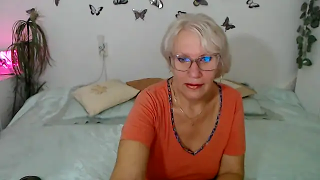 Snapshot of Ghertrude52 chatting on 09-11-25, 02:44 Ghertrude52 online show from 09-11-25, 02:44