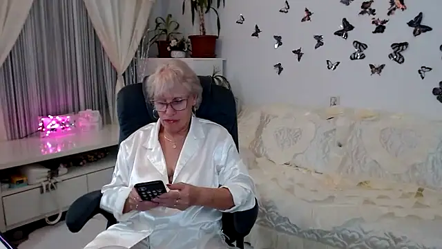 Snapshot of Ghertrude52 chatting on 09-18-25, 03:08 Ghertrude52 online show from 09-18-25, 03:08