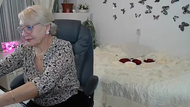 Snapshot of Ghertrude52 chatting on 10-02-25, 03:35 Ghertrude52 online show from 10-02-25, 03:35