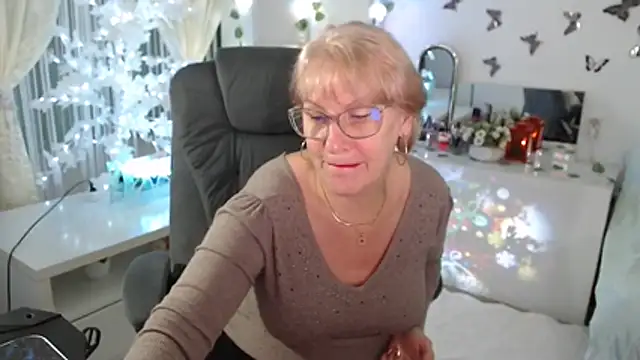 Snapshot of Ghertrude52 chatting on 12-02-25, 04:07 Ghertrude52 online show from 12-02-25, 04:07