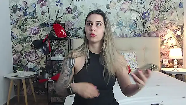 RoseDiamond06 online show from 07-17-26, 03:07