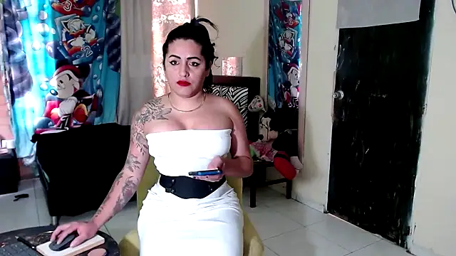 Snapshot of Sashaferrari2000 chatting on 10-29-25, 12:40 Sashaferrari2000 online show from 10-29-25, 12:40