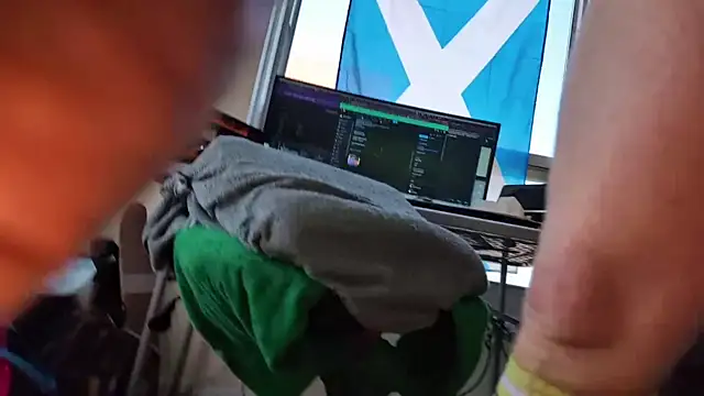 Snapshot of fisthole4dilfs chatting on 03-11-25, 08:20 fisthole4dilfs online show from 03-11-25, 08:20