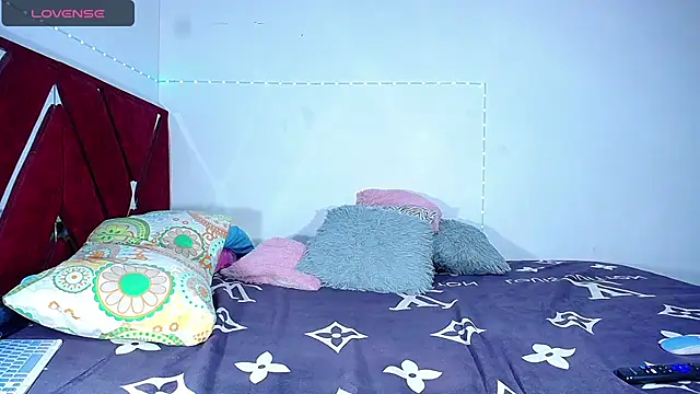 Snapshot of DanisaBrown chatting on 12-06-24, 08:07 DanisaBrown online show from 12-06-24, 08:07