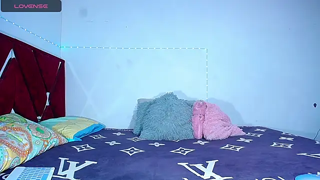 Snapshot of DanisaBrown chatting on 12-07-24, 01:40 DanisaBrown online show from 12-07-24, 01:40