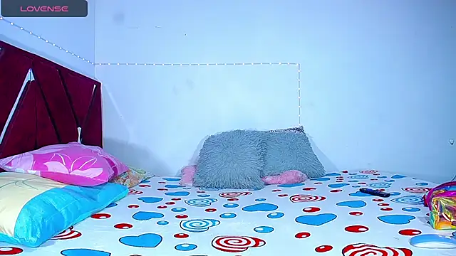 Snapshot of DanisaBrown chatting on 12-14-24, 01:49 DanisaBrown online show from 12-14-24, 01:49