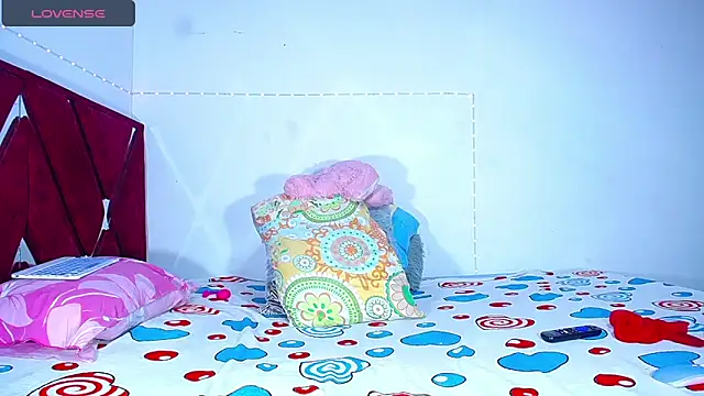 Snapshot of DanisaBrown chatting on 12-14-24, 06:30 DanisaBrown online show from 12-14-24, 06:30