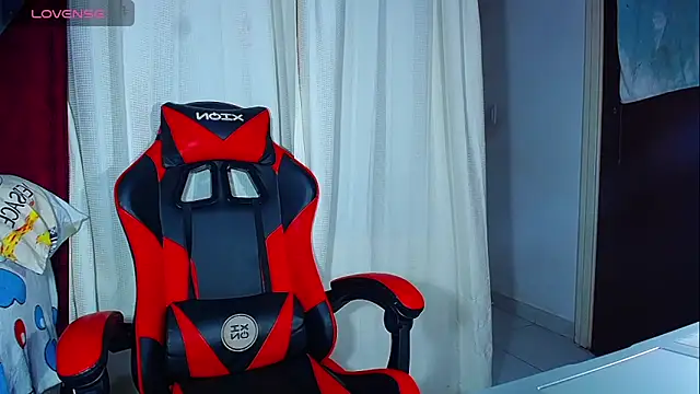 Snapshot of DanisaBrown chatting on 11-12-25, 02:28 DanisaBrown online show from 11-12-25, 02:28