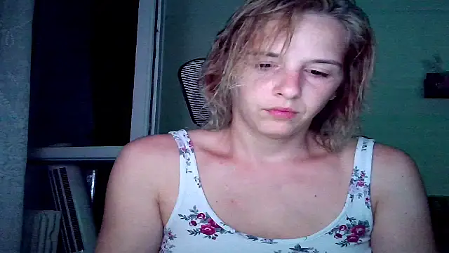 Snapshot of SexxyLety chatting on 07-15-26, 08:36 SexxyLety online show from 07-15-26, 08:36