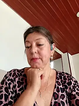 Snapshot of emma_tour chatting on 05-04-26, 03:52 emma tour online show from 05-04-26, 03:52