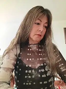 Snapshot of emma_tour chatting on 05-30-26, 07:33 emma tour online show from 05-30-26, 07:33