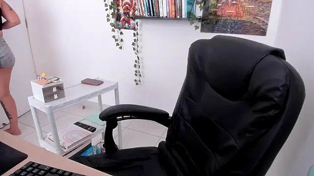 TaliMajesty online show from 12-14-24, 02:21