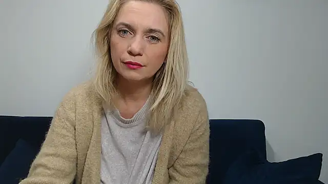 Snapshot of MysticCreature chatting on 12-04-24, 04:43 MysticCreature online show from 12-04-24, 04:43