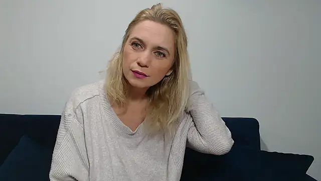 Snapshot of MysticCreature chatting on 12-06-24, 04:14 MysticCreature online show from 12-06-24, 04:14