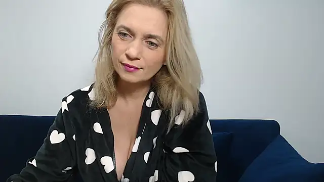 Snapshot of MysticCreature chatting on 12-28-24, 05:23 MysticCreature online show from 12-28-24, 05:23