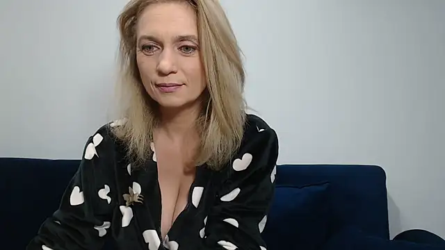 Snapshot of MysticCreature chatting on 01-07-25, 05:22 MysticCreature online show from 01-07-25, 05:22