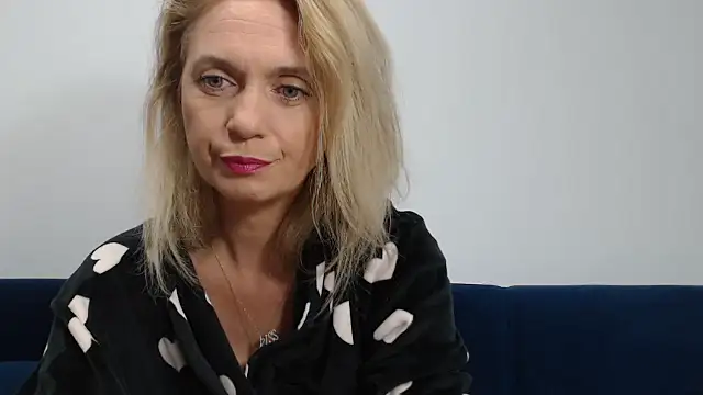 Snapshot of MysticCreature chatting on 09-11-25, 04:34 MysticCreature online show from 09-11-25, 04:34