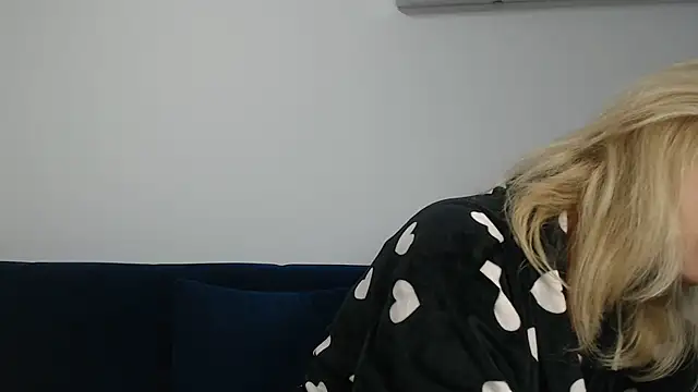 Snapshot of MysticCreature chatting on 11-03-25, 04:14 MysticCreature online show from 11-03-25, 04:14