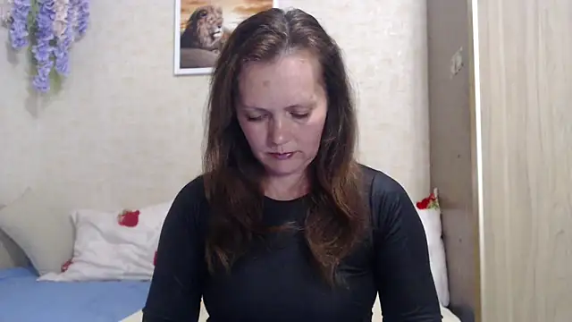 SheLion online show from 10-19-25, 04:29