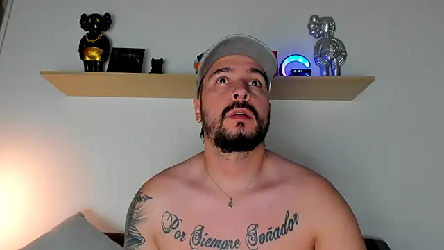 Snapshot of camilo_restrepo21 chatting on 01-21-25, 12:15 camilo restrepo21 online show from 01-21-25, 12:15