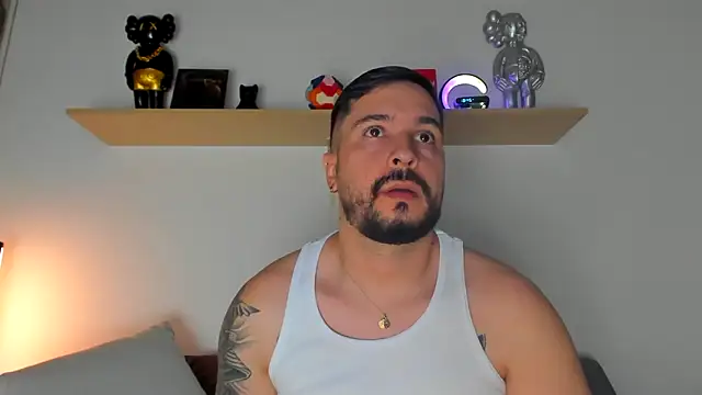 Snapshot of camilo_restrepo21 chatting on 01-29-25, 11:46 camilo restrepo21 online show from 01-29-25, 11:46