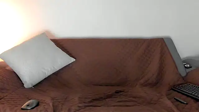 Snapshot of camilo_restrepo21 chatting on 02-09-25, 04:57 camilo restrepo21 online show from 02-09-25, 04:57