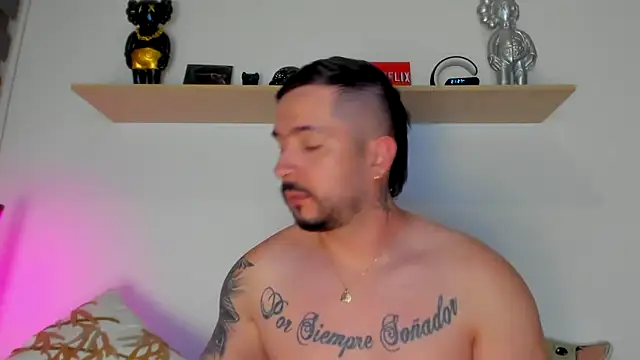 Snapshot of camilo_restrepo21 chatting on 09-14-25, 02:22 camilo restrepo21 online show from 09-14-25, 02:22