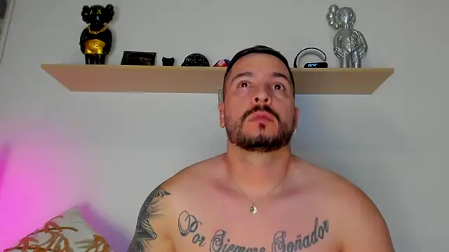 Snapshot of camilo_restrepo21 chatting on 09-15-25, 01:38 camilo restrepo21 online show from 09-15-25, 01:38