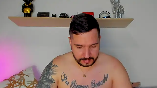 Snapshot of camilo_restrepo21 chatting on 09-16-25, 12:00 camilo restrepo21 online show from 09-16-25, 12:00