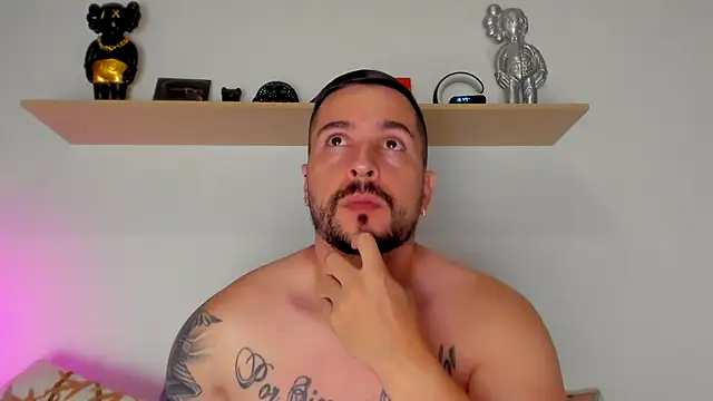 Snapshot of camilo_restrepo21 chatting on 09-28-25, 11:43 camilo restrepo21 online show from 09-28-25, 11:43