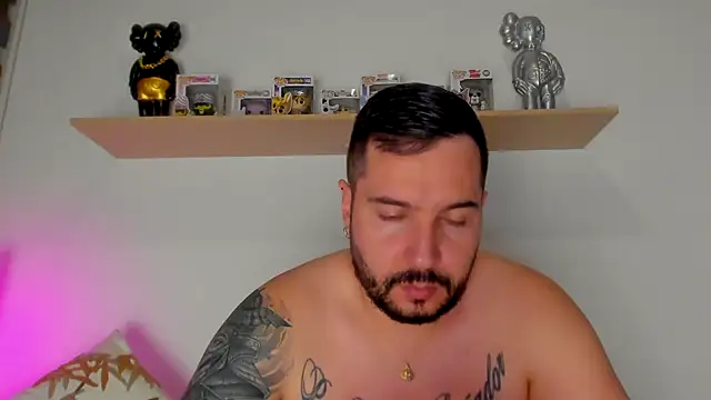 Snapshot of camilo_restrepo21 chatting on 10-21-25, 11:38 camilo restrepo21 online show from 10-21-25, 11:38