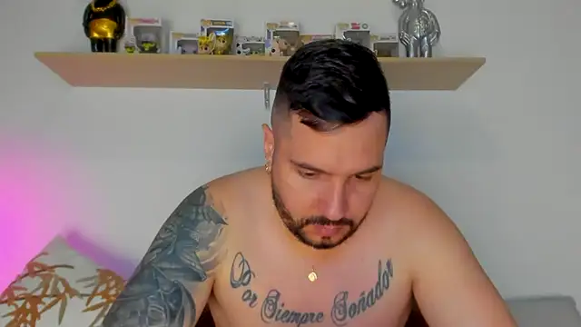 Snapshot of camilo_restrepo21 chatting on 10-26-25, 11:42 camilo restrepo21 online show from 10-26-25, 11:42