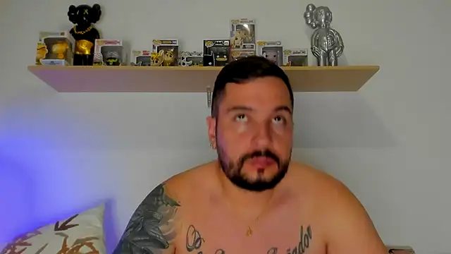 Snapshot of camilo_restrepo21 chatting on 11-22-25, 01:26 camilo restrepo21 online show from 11-22-25, 01:26