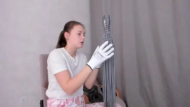 why again me online show from 02-13-25, 08:45