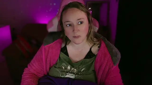 Snapshot of kisicaxx chatting on 02-12-25, 06:51 kisicaxx online show from 02-12-25, 06:51